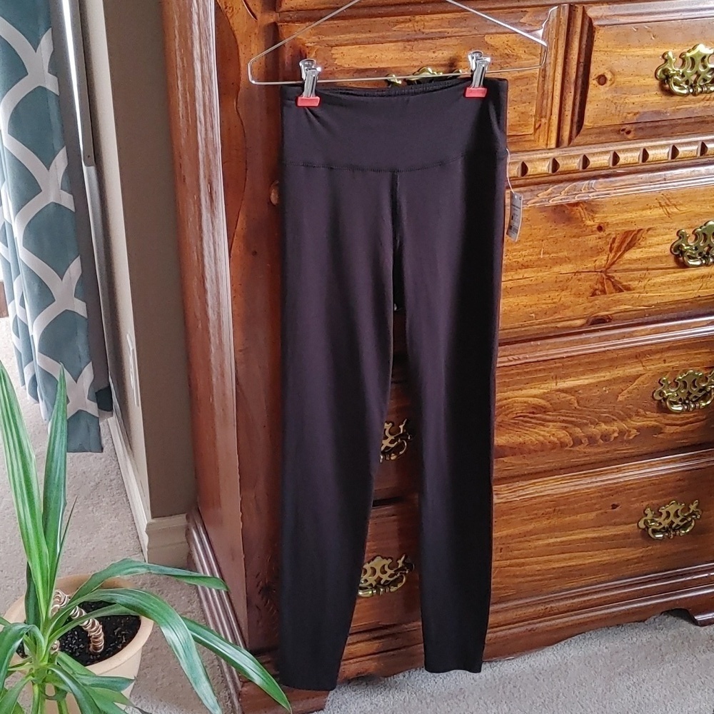 💚NWT Women's Black Leggings